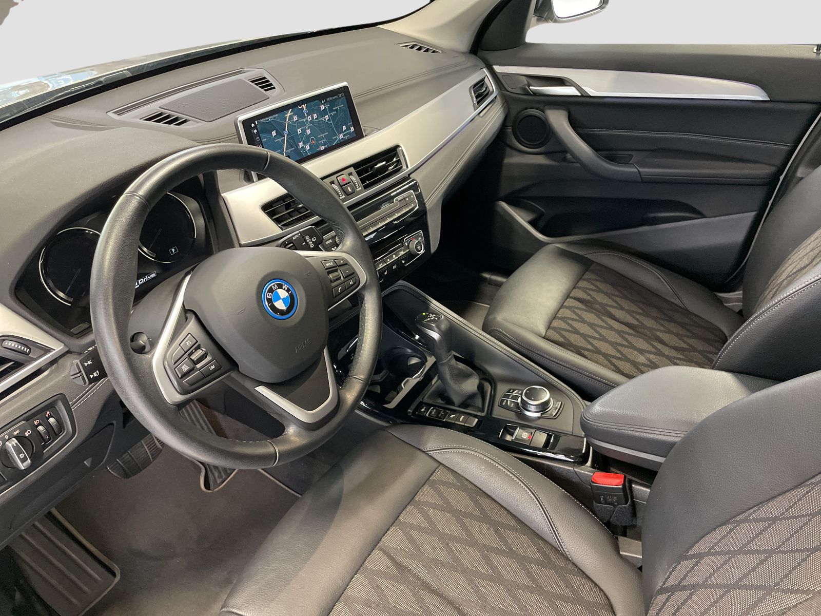 BMW X1 xDrive25e - Samsaru's Car Outlet