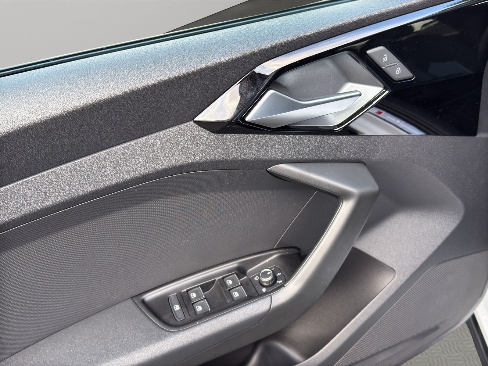 Audi A1 Sportback S line 35 TFSI S tronic Optik schw.