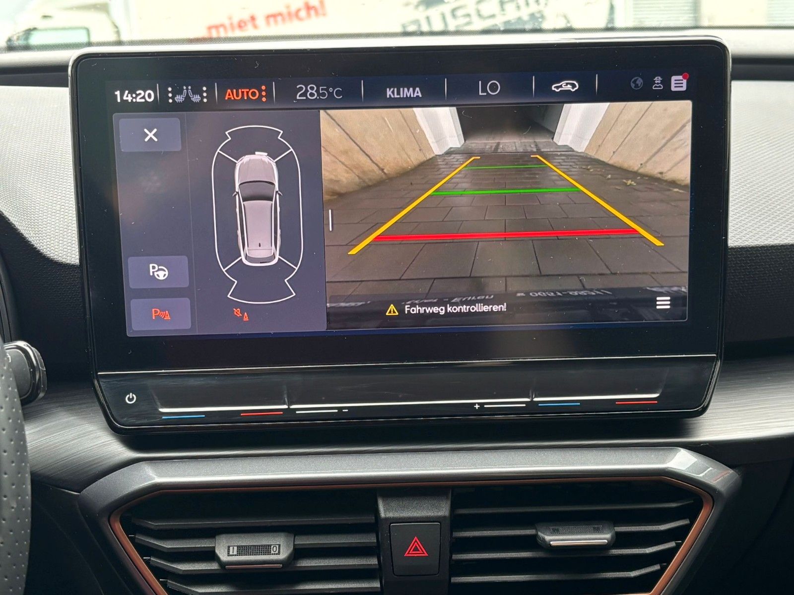 Cupra Leon Sportstourer Basis - Samsaru's Car Outlet