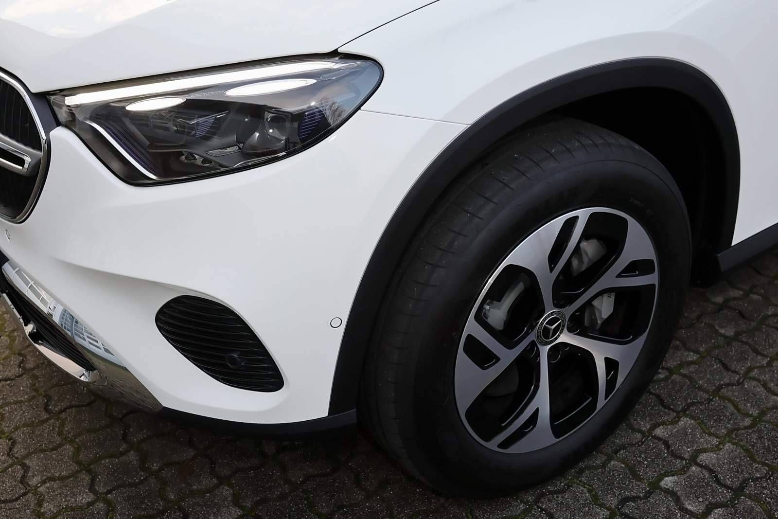 Mercedes-Benz GLC 300 e 4M AHK+PANO+DISTR+MEMORY+360°+LED+18"