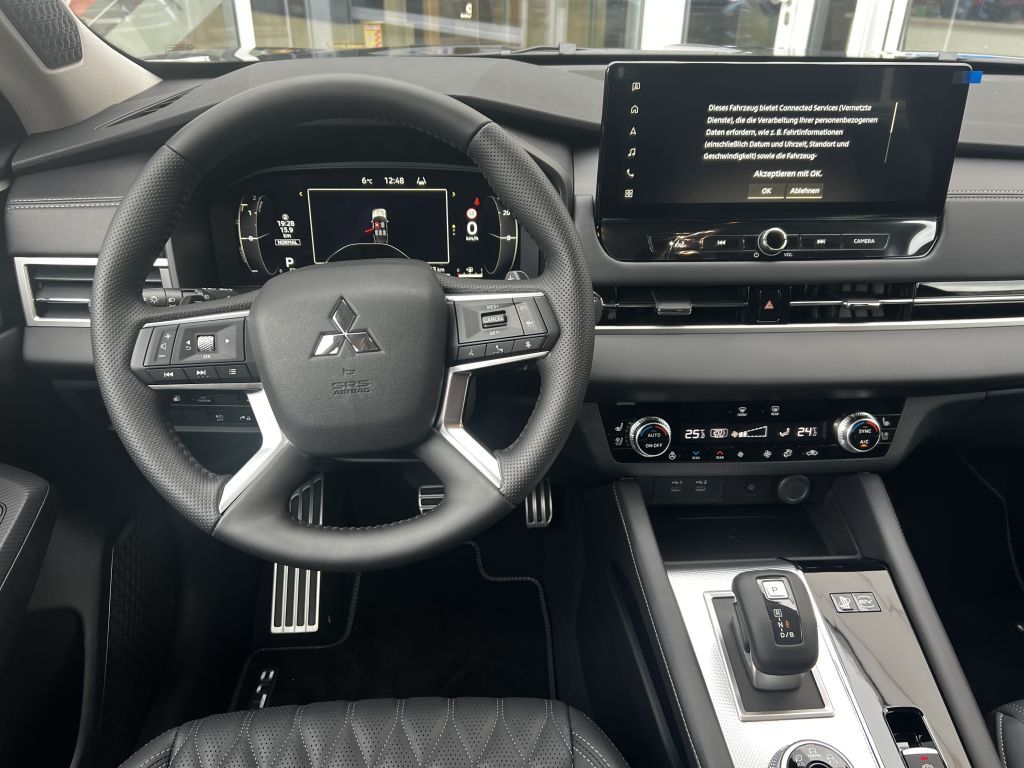 Mitsubishi Outlander 2.4 4WD Plug-In Hybrid Top