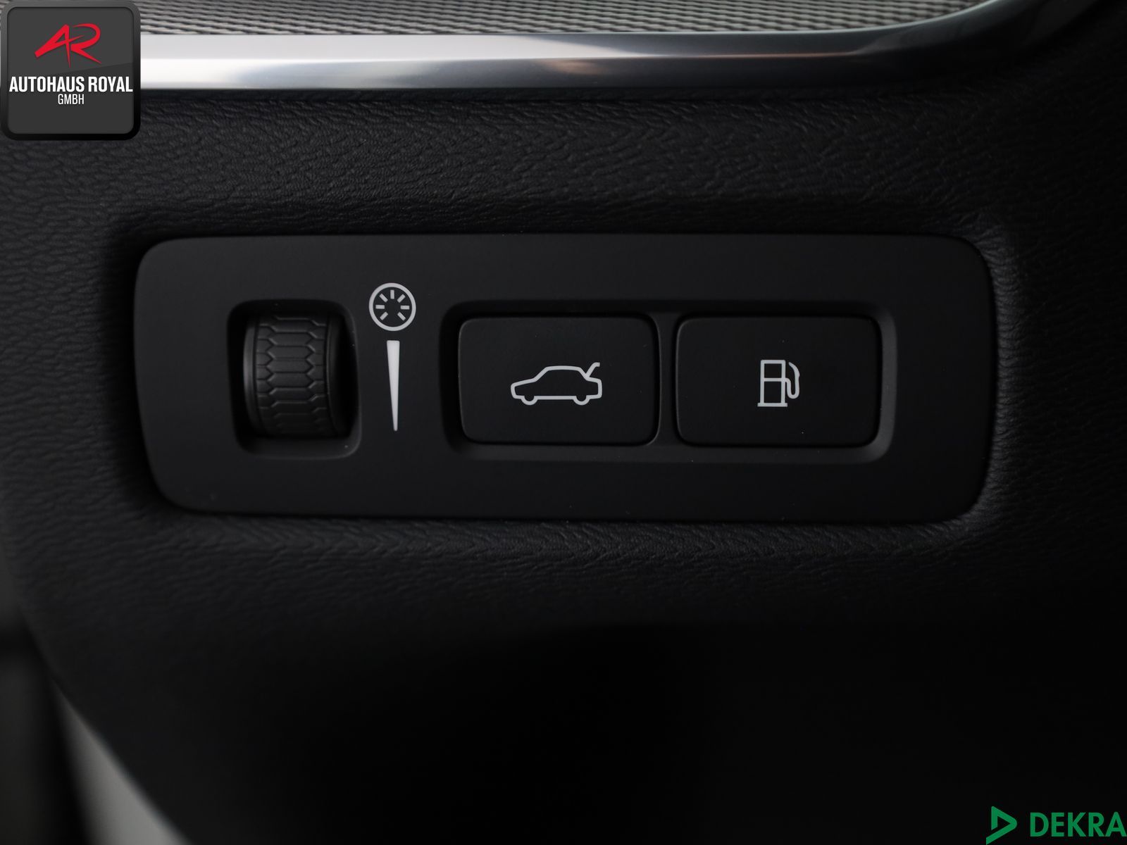 Volvo XC 60 T8 AWD STANDHEIZ,360GRAD,BOWERS+W,KEYLESS