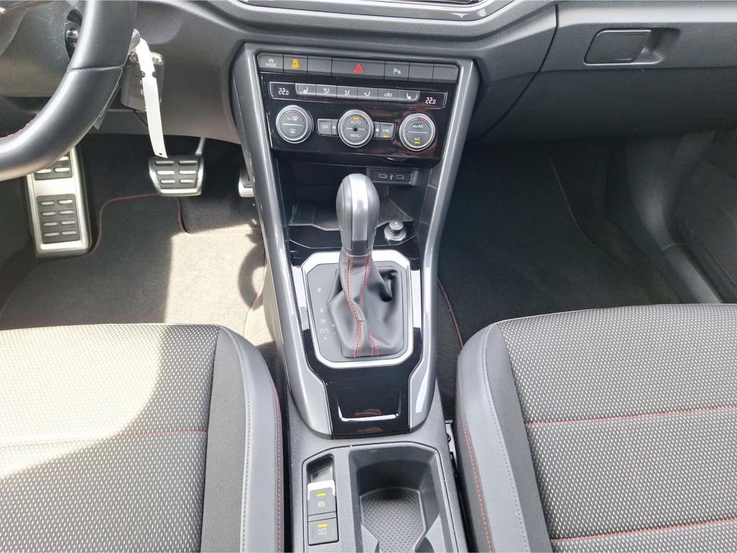 Volkswagen T-Roc 1.5 TSI EU6d Sport - Samsaru's Car Outlet