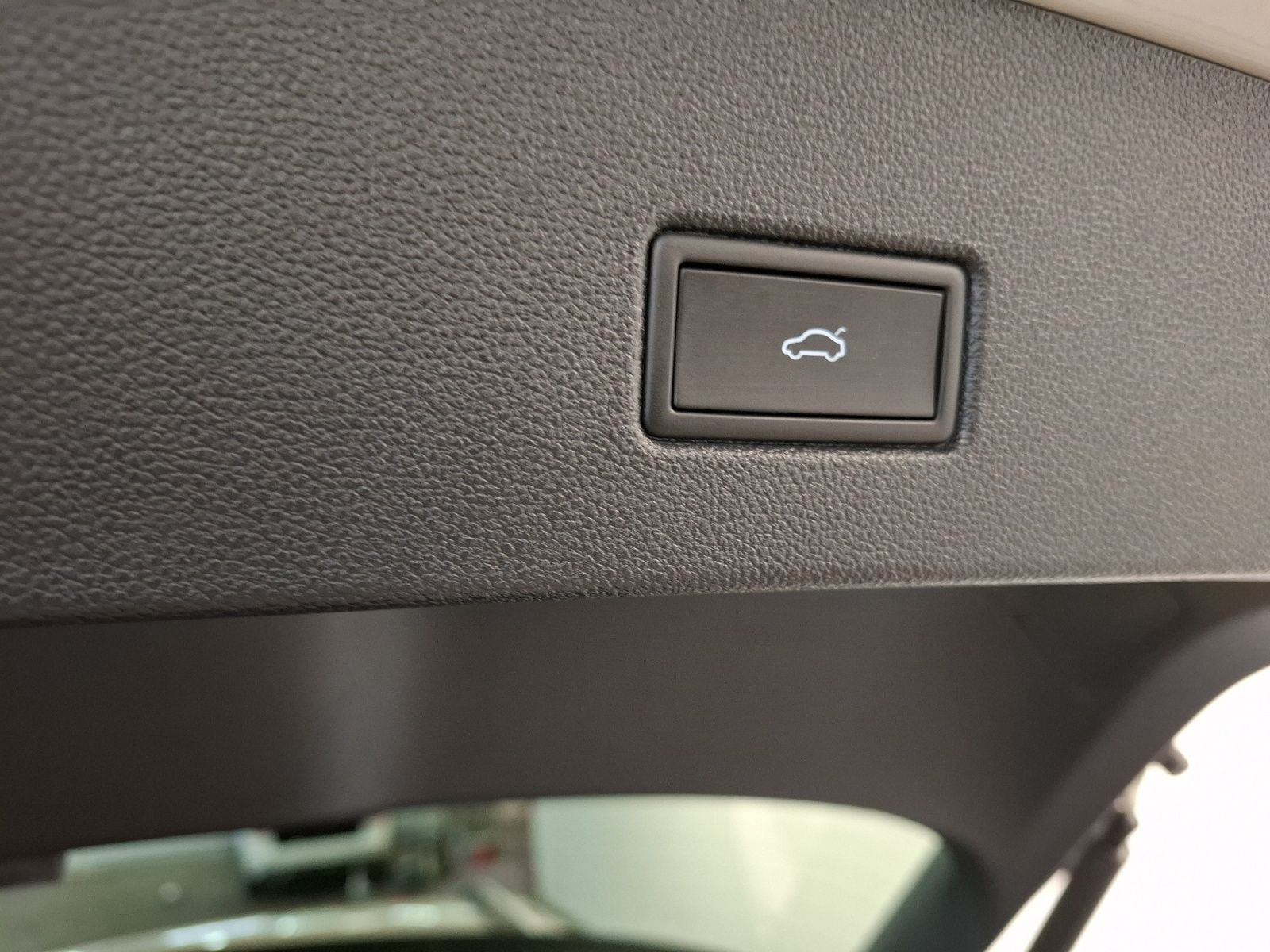 Volkswagen T-Roc 1.5 TSI Style - Samsaru's Car Outlet