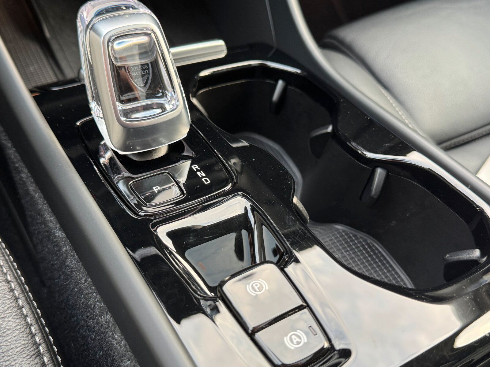 Volvo XC40 T5 Ultimate Dark AHK|PANO|