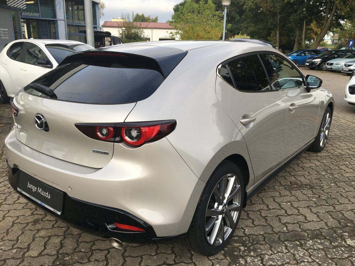 Mazda 3 2.0 186PS HOMURA PRE-P LED Bose ACC