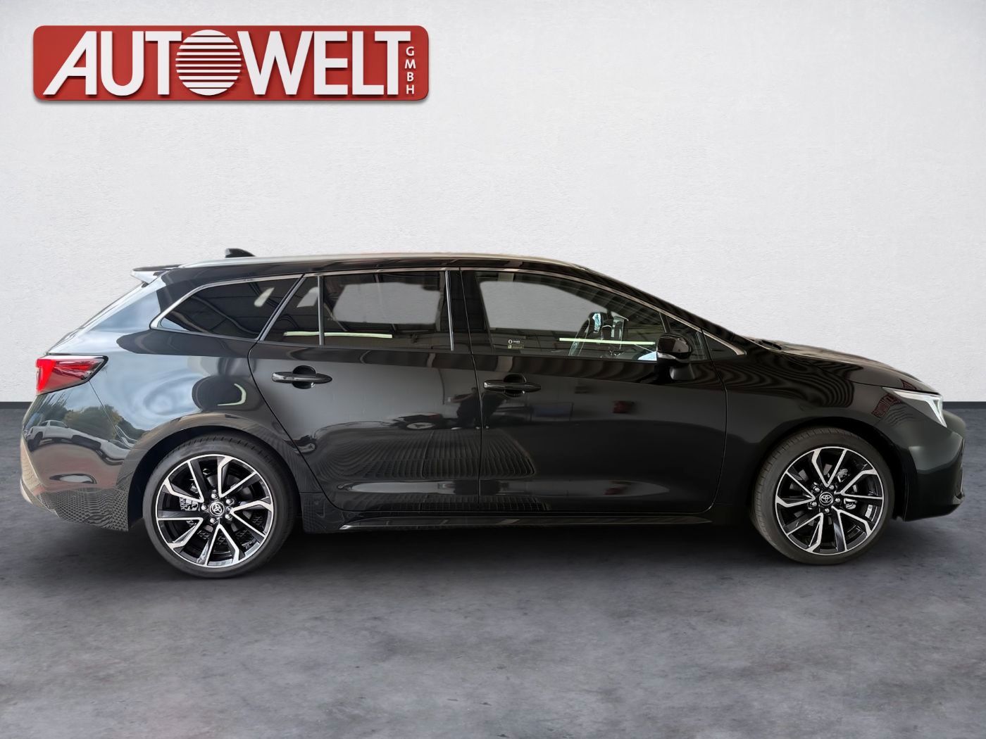 Toyota Corolla Touring Sports 2.0 Lounge PanoramaSD JBL
