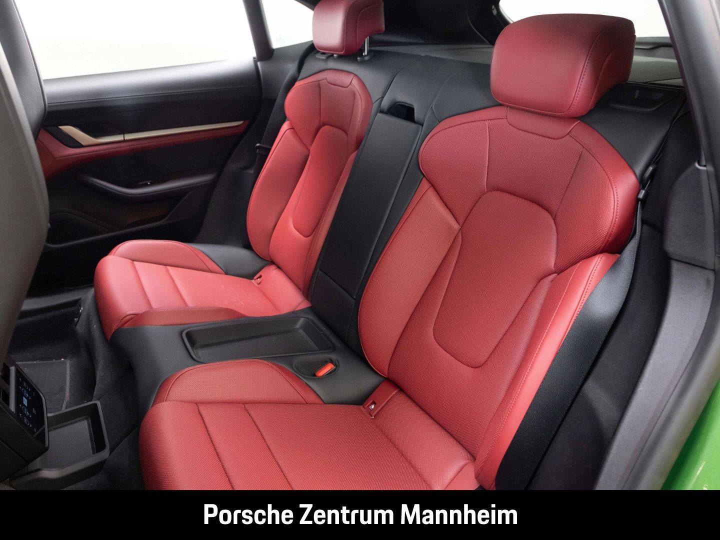 Porsche Taycan GTS Sport Turismo Pano InnoDrive Surround