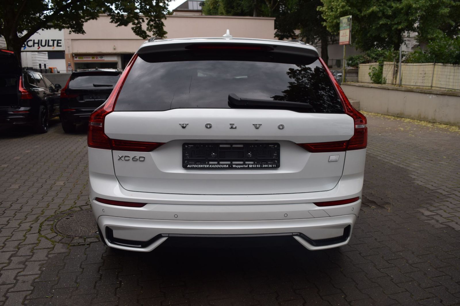Volvo XC60 T8 AWD Plus - Samsaru's Car Outlet