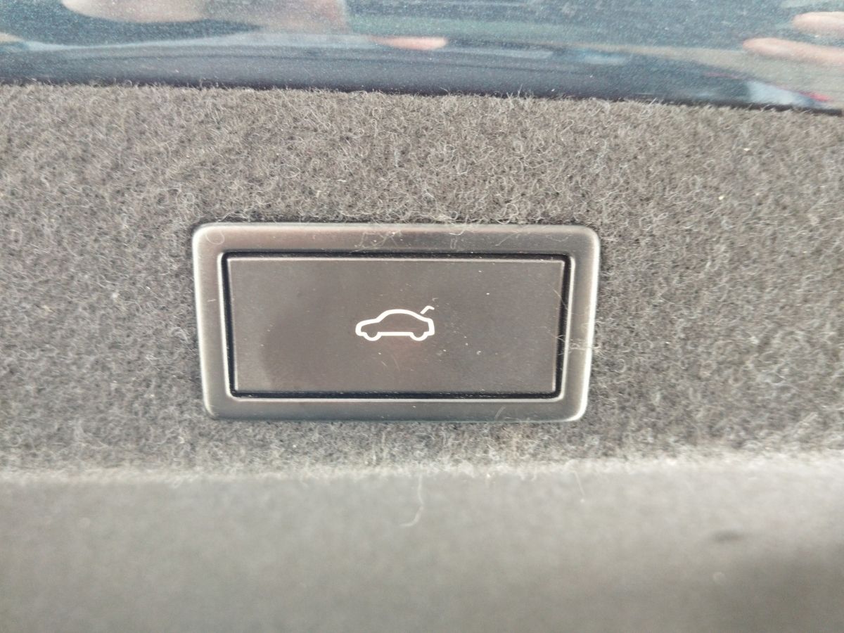 Skoda Octavia 1.4 TSI iV First Edition - Samsaru's Car Outlet