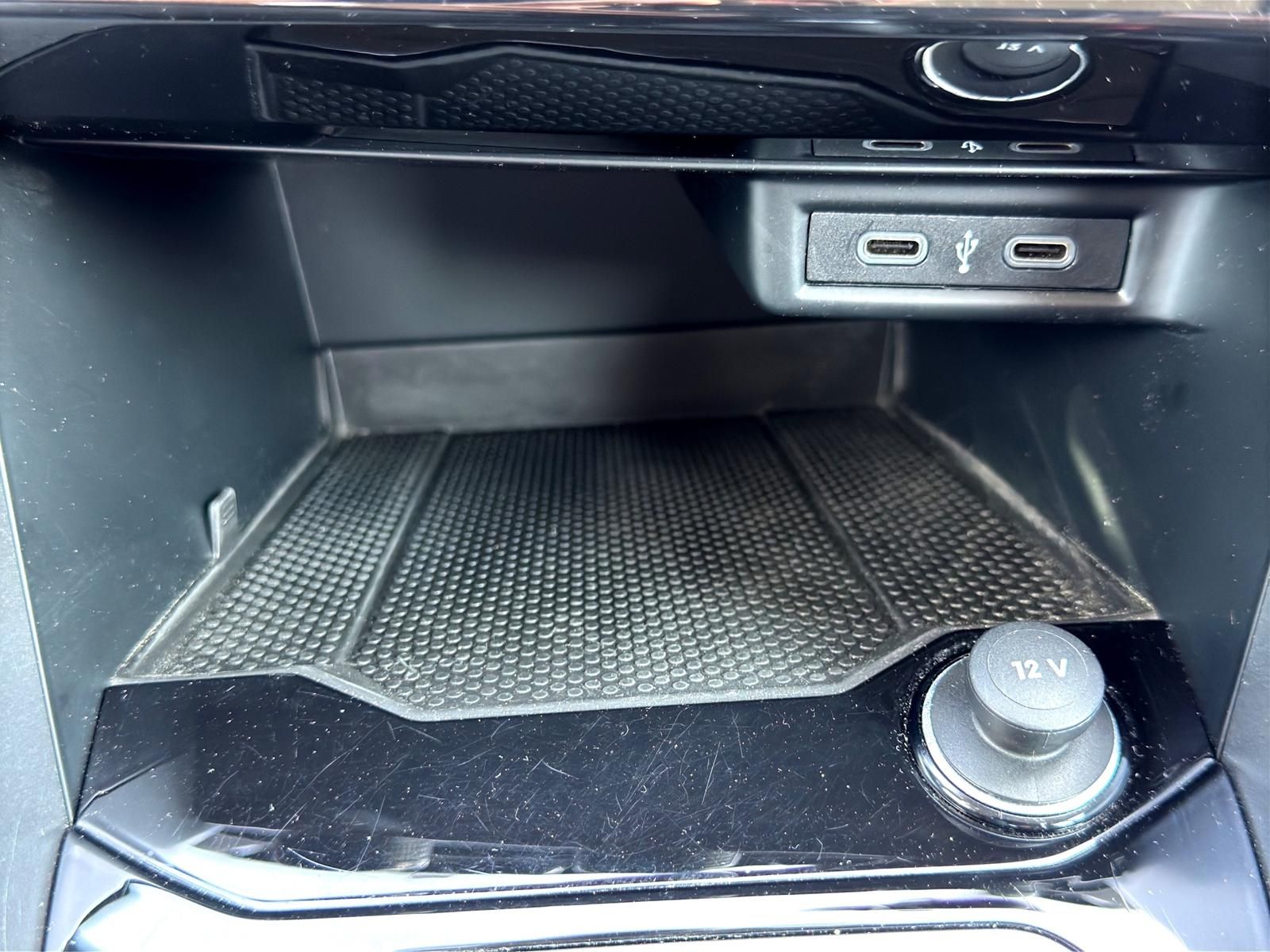 Volkswagen T-Roc Life 2.0 TDI - Samsaru's Car Outlet