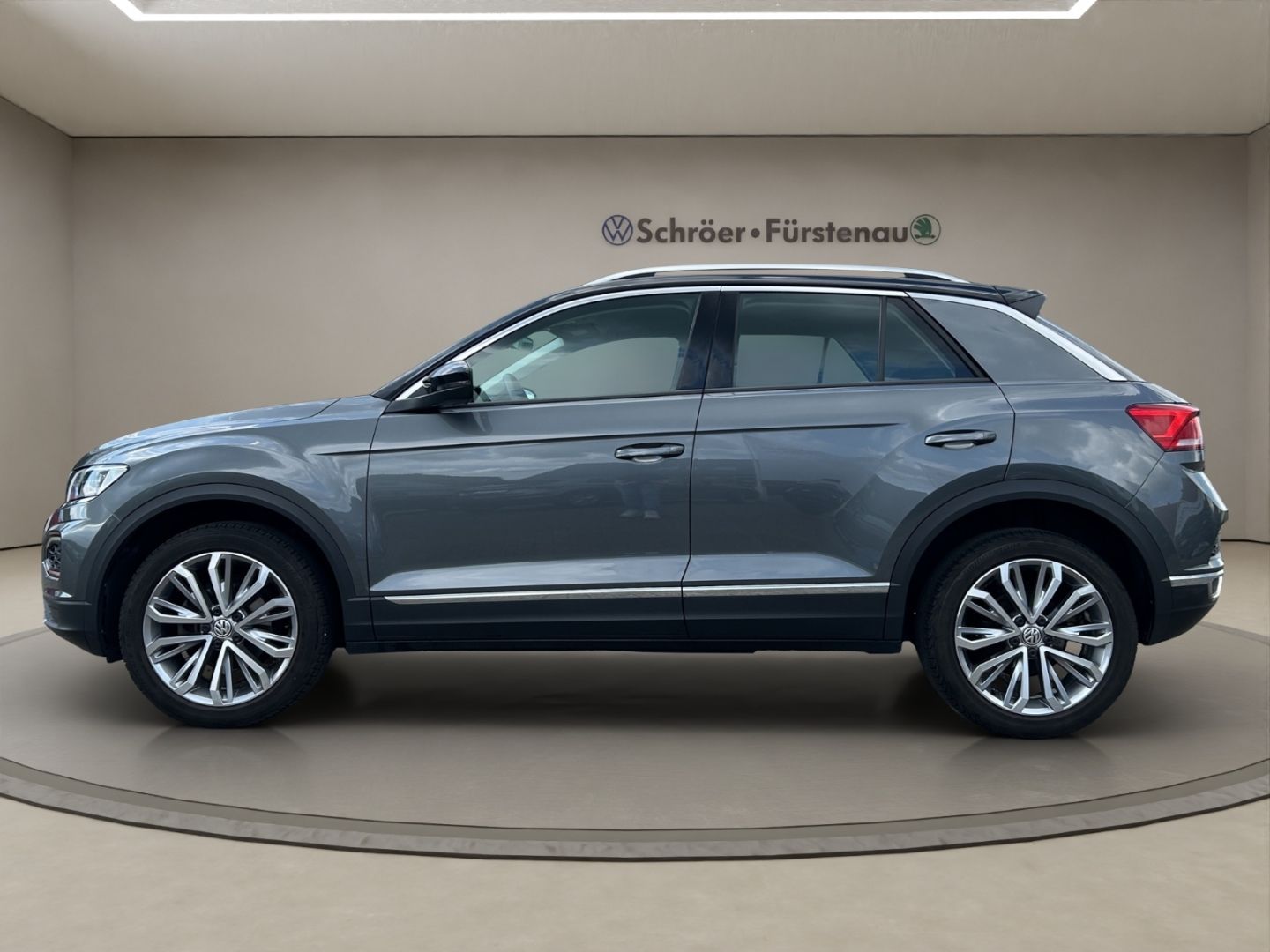 Volkswagen T-Roc Style 1.5 TSI DSG - Samsaru's Car Outlet
