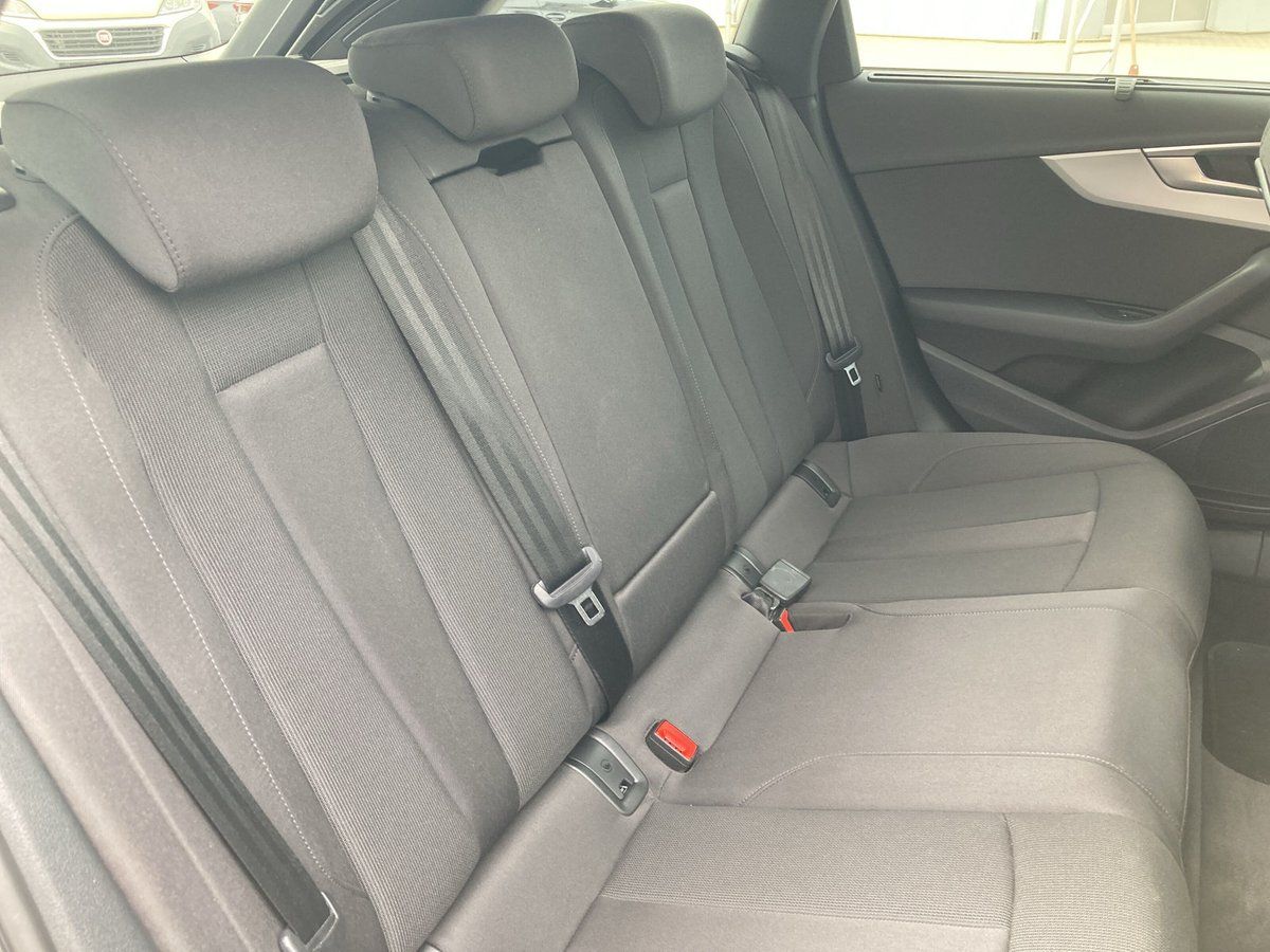 Audi A4 Avant 35 TFSI S line - Samsaru's Car Outlet