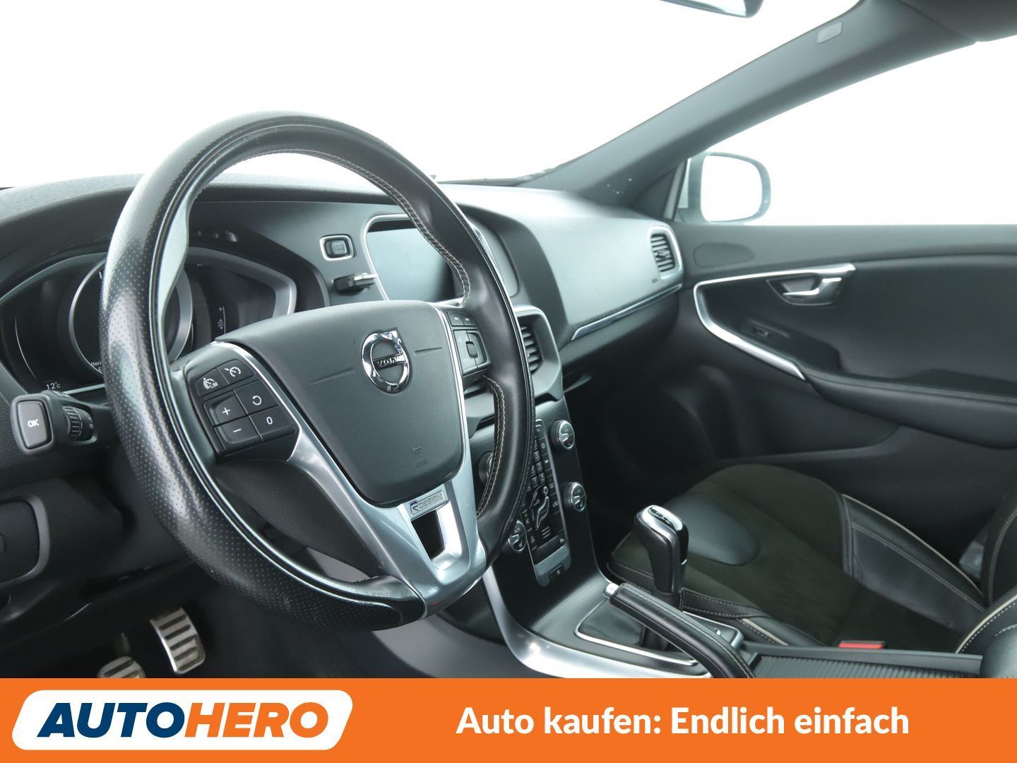 Volvo V40 2.0 T2 R-Design*NAVI*TEMPO*CAM*PDC*SHZ*