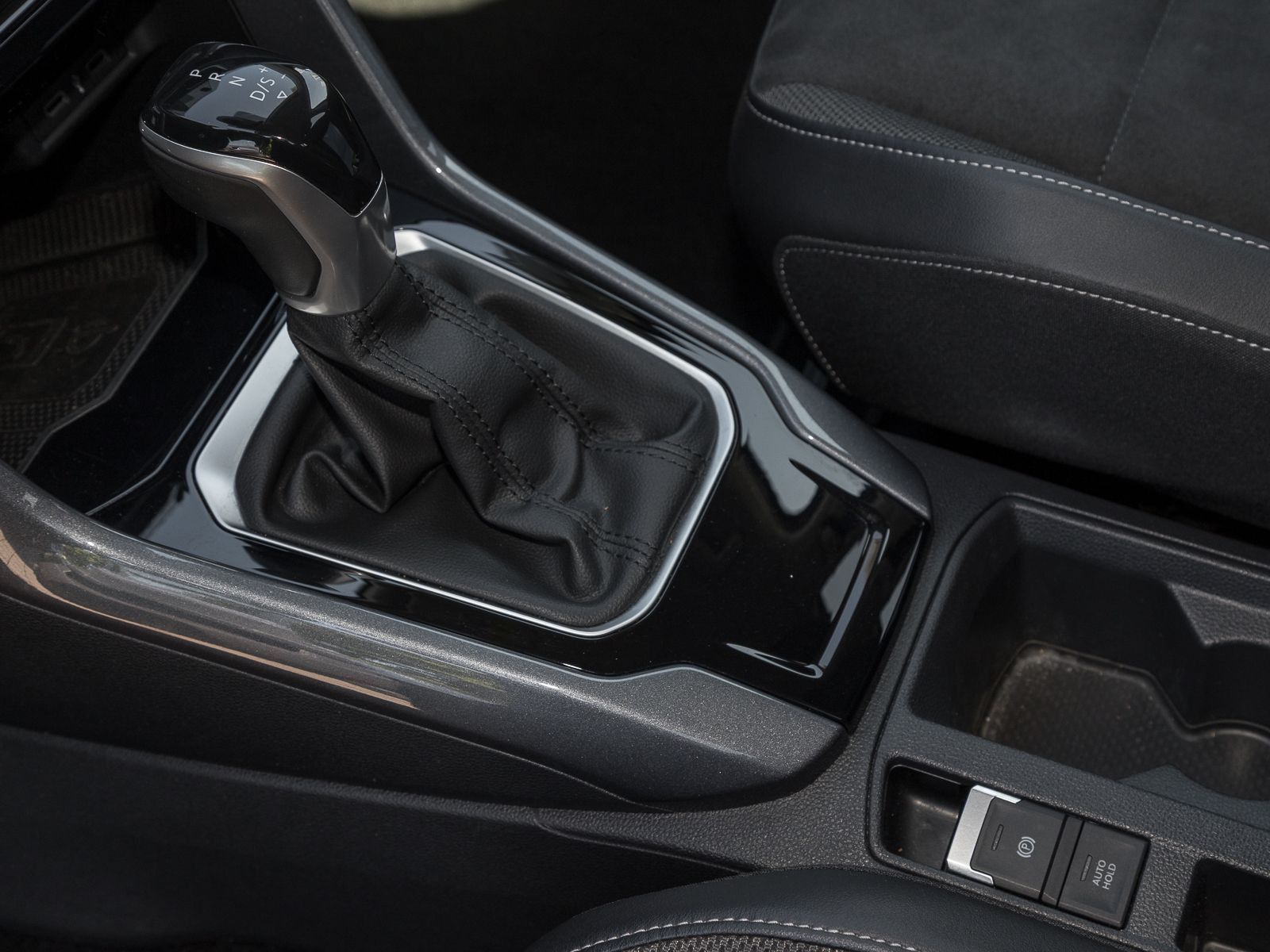 Volkswagen T-Roc 2.0 TDI STYLE - Samsaru's Car Outlet