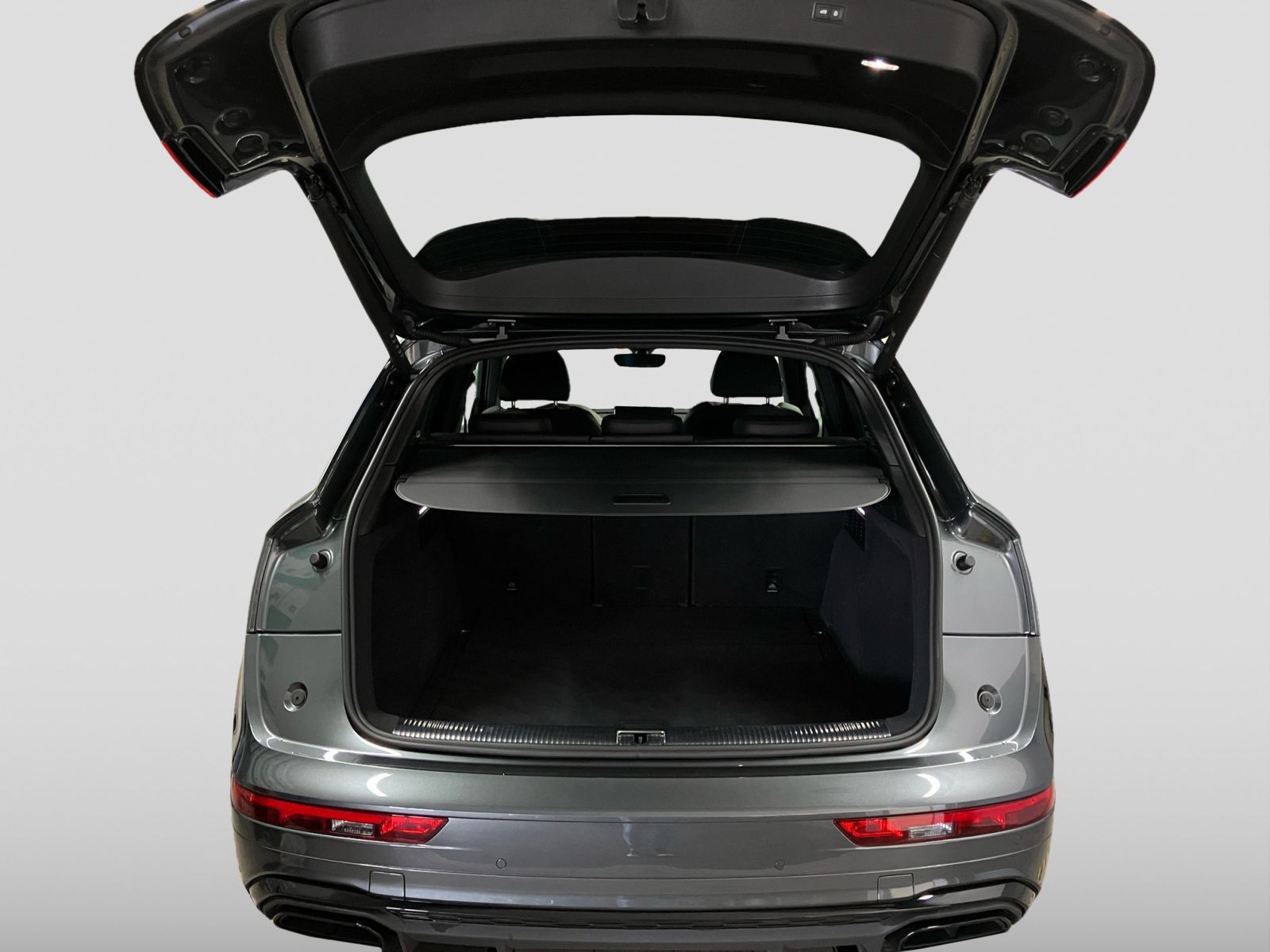 Audi Q5 40 TDI quattro S line - Samsaru's Car Outlet