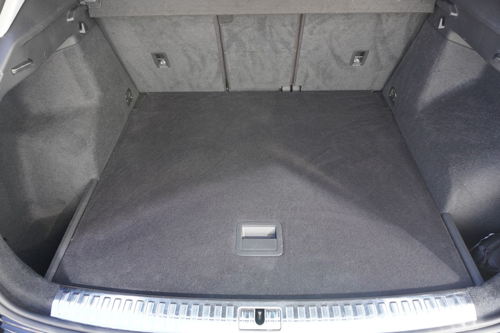 Audi Q3 40 2.0TDI quattro advanced - Samsaru's Car Outlet