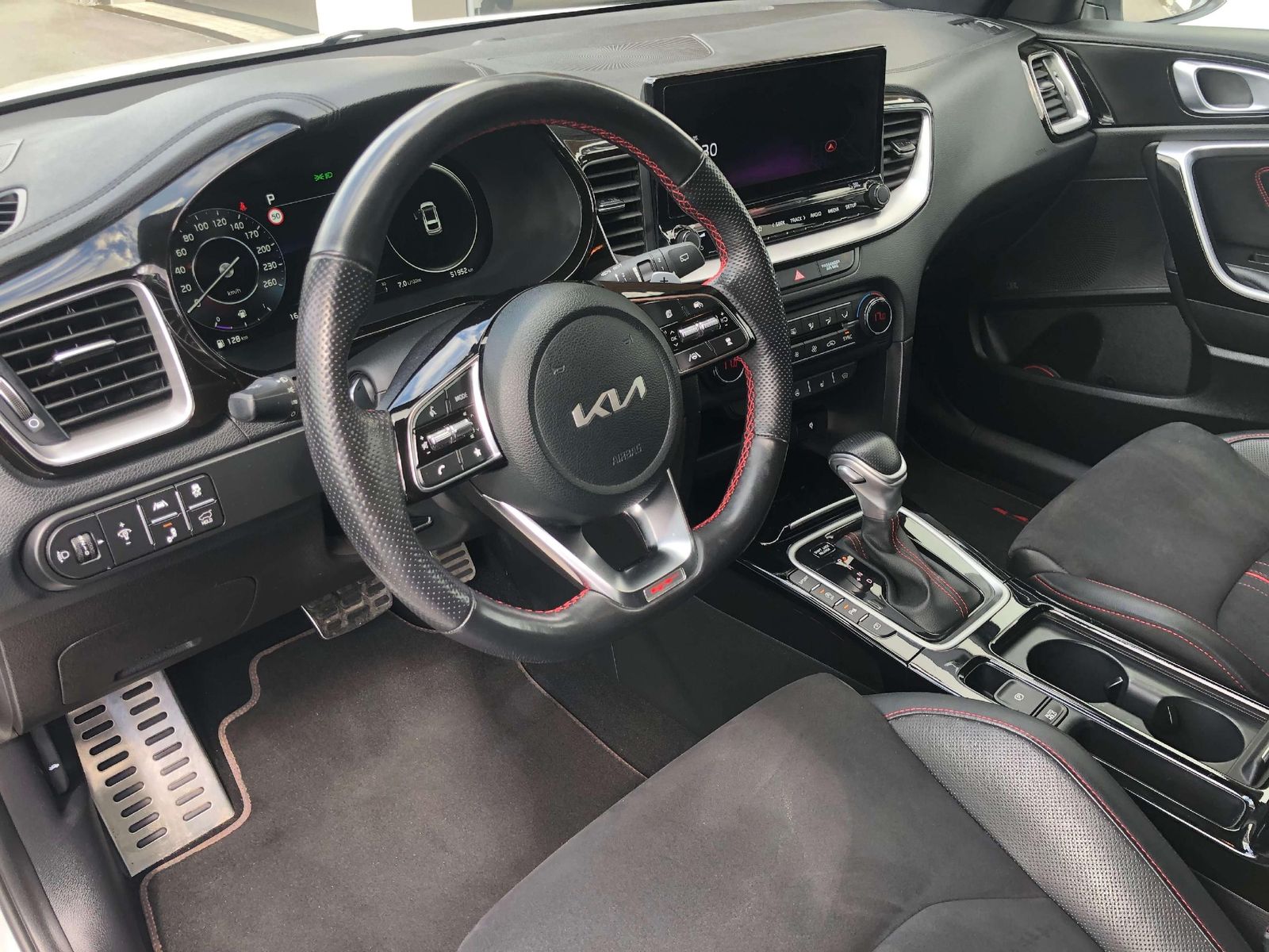 Kia ProCeed 1.6 T-GDI GT - Samsaru's Car Outlet