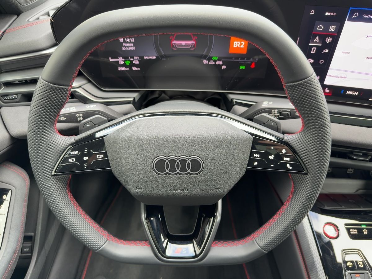 Audi A5 Avant e-hybrid 220kW S-LINE MATRIX+AHK+PANO