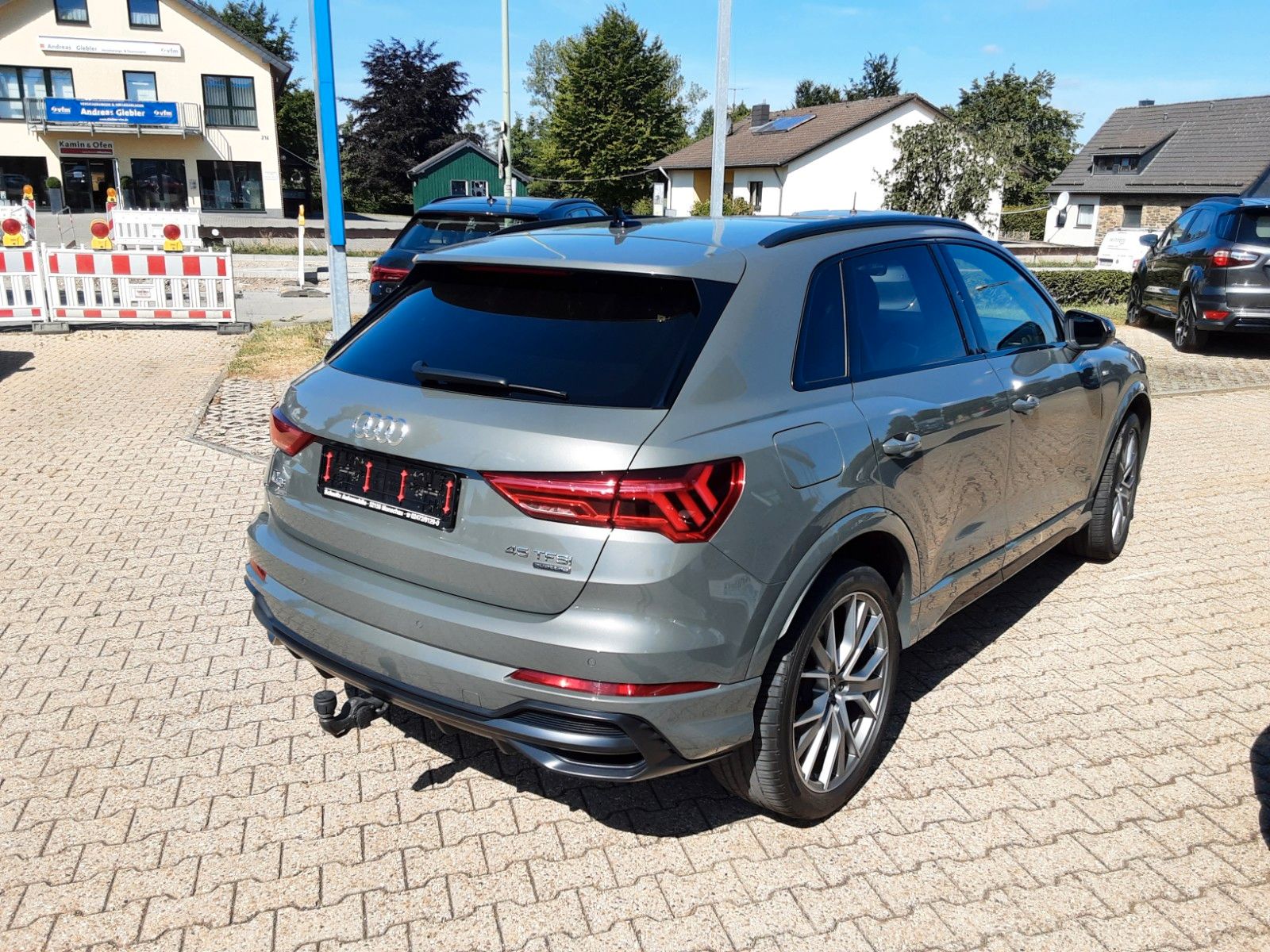 Audi Q3 45 TFSI quattro S line - Samsaru's Car Outlet