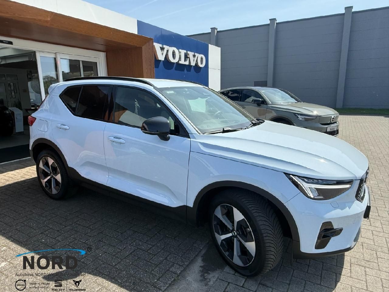 Volvo XC40 B3 Plus Dark 2WD/AHK/Blis/ACC/Licht-P.