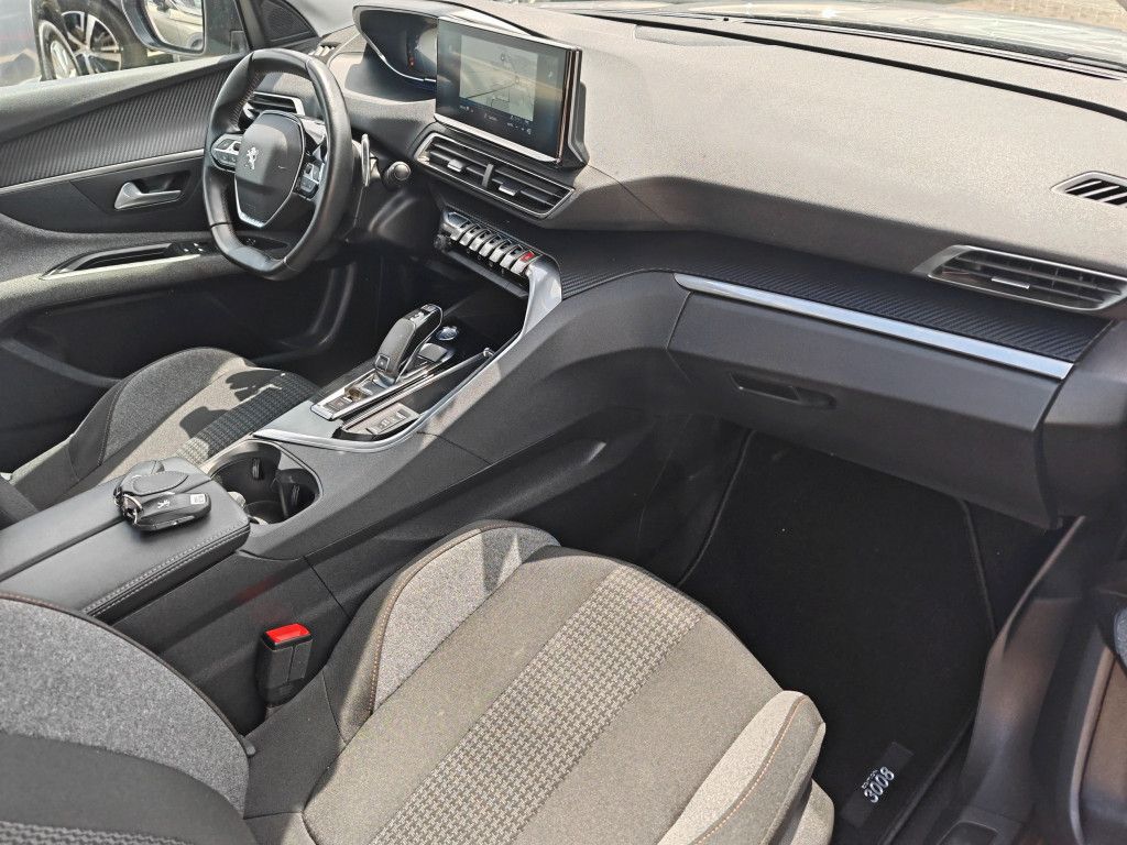 Peugeot 3008 PureTech 130 EAT8 - Samsaru's Car Outlet