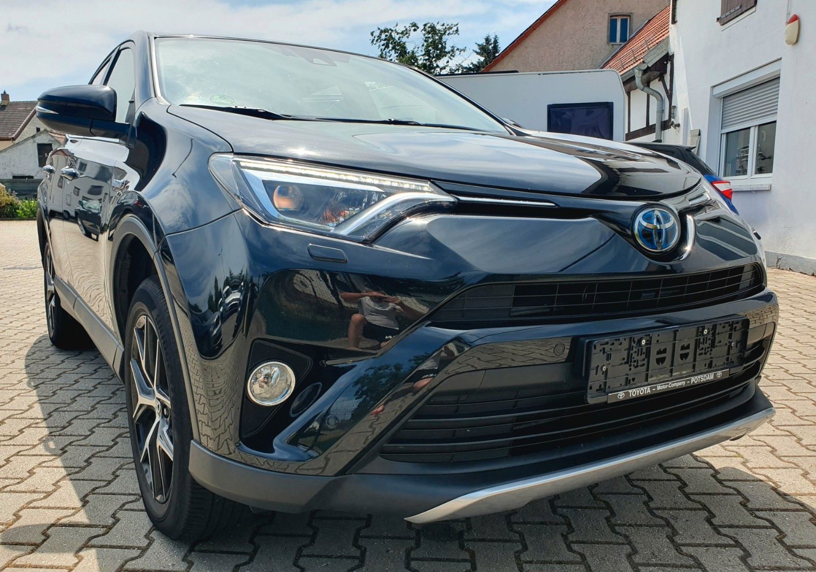 Toyota RAV 4 Team - Samsaru's Car Outlet