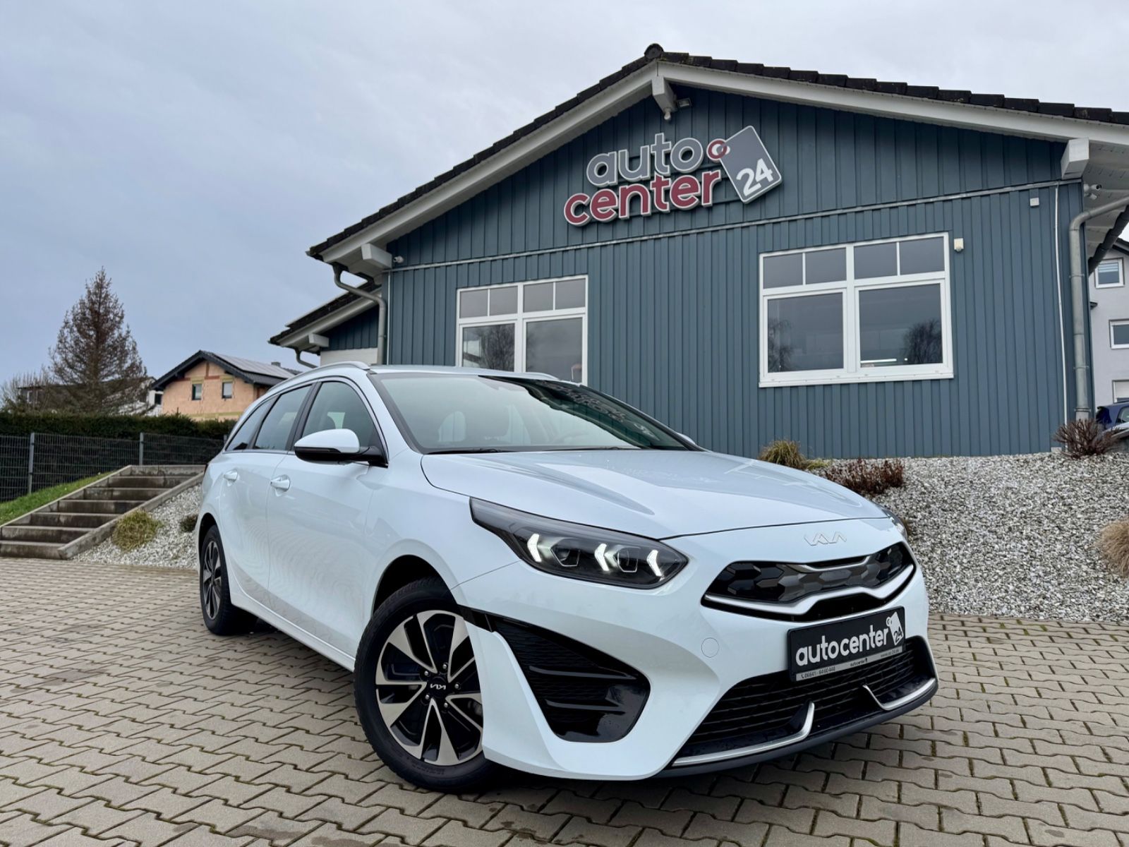 Kia cee'd - Samsaru's Car Outlet