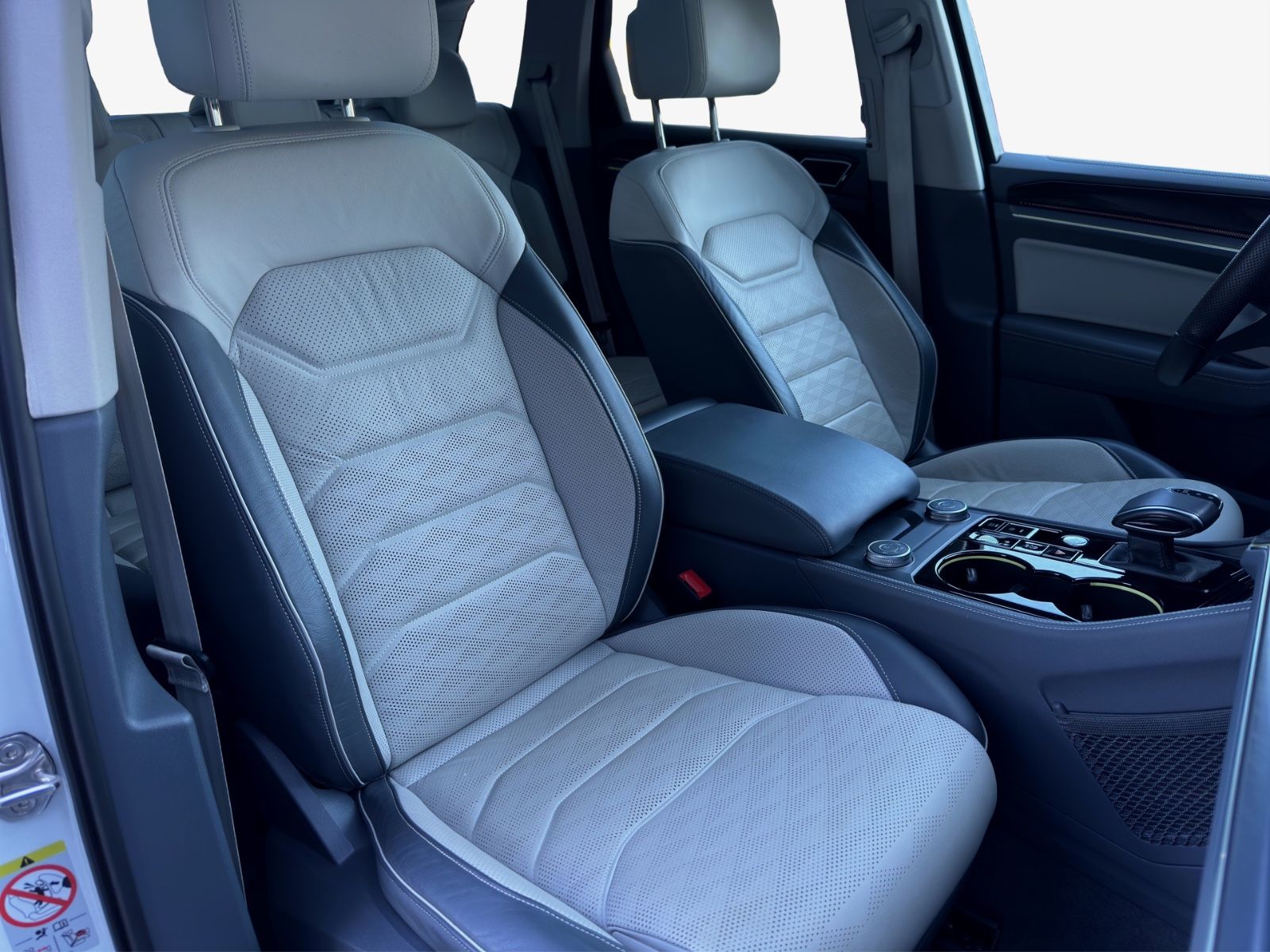 Volkswagen Touareg R-Line°LUFT°NIGHT°MASS°HUD°AHK°360°PANO°
