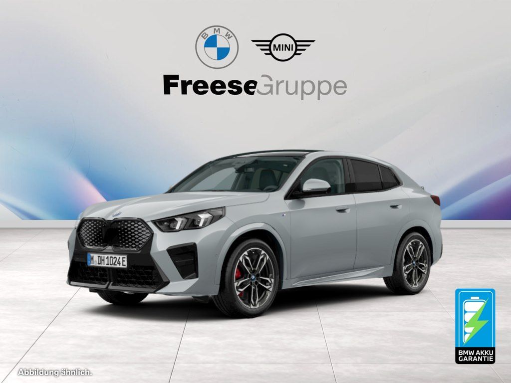 BMW iX2 xDrive30 AHK 360° STANDHZ HEAD-UP PANO RFK