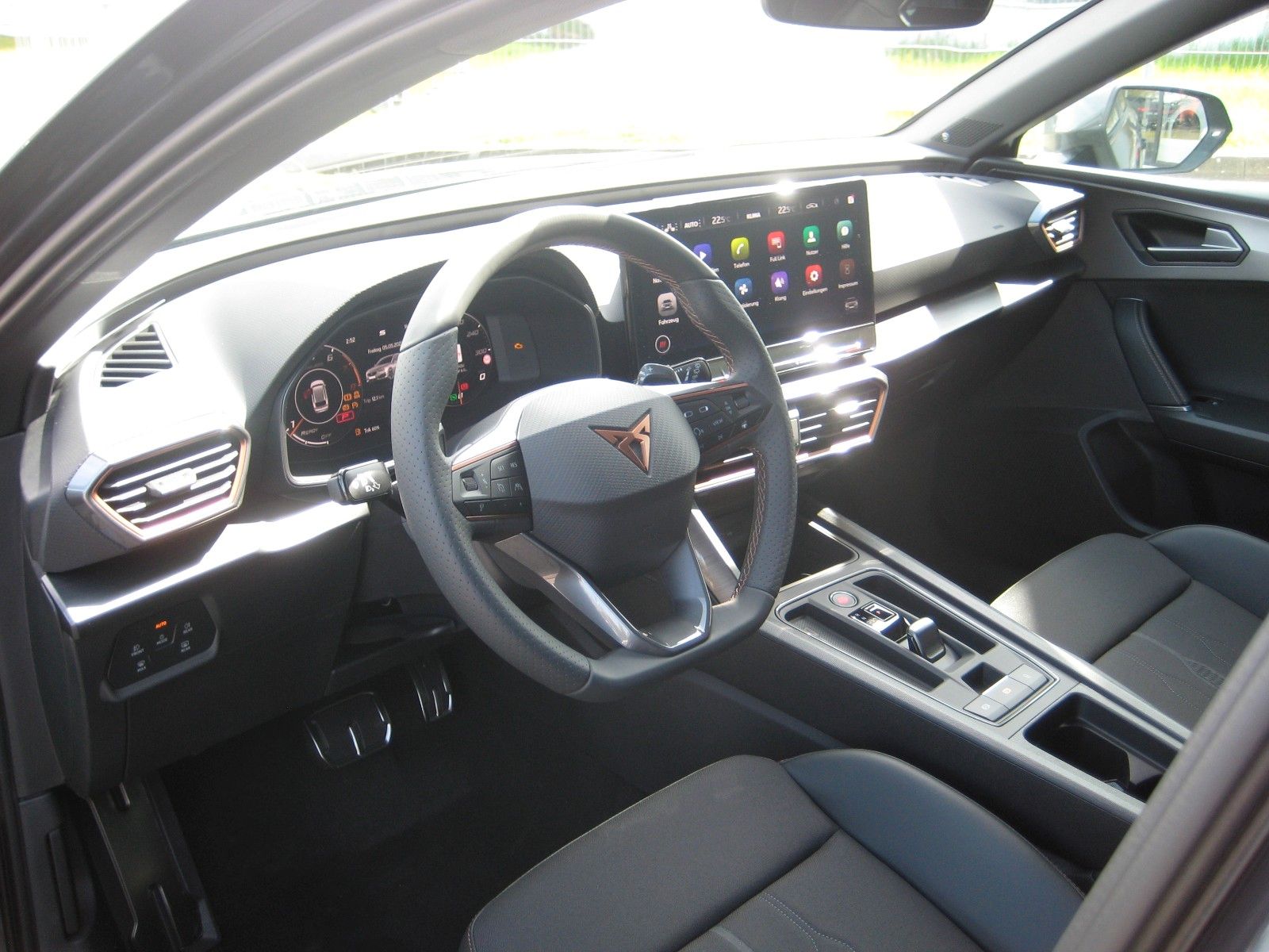 Cupra Leon 1.5 eTSI DSG Sportstourer - Samsaru's Car Outlet