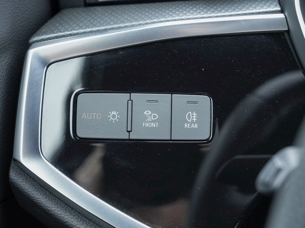 Audi Q3 40 TFSI quattro S tronic S Line /AHK/LED/RFK