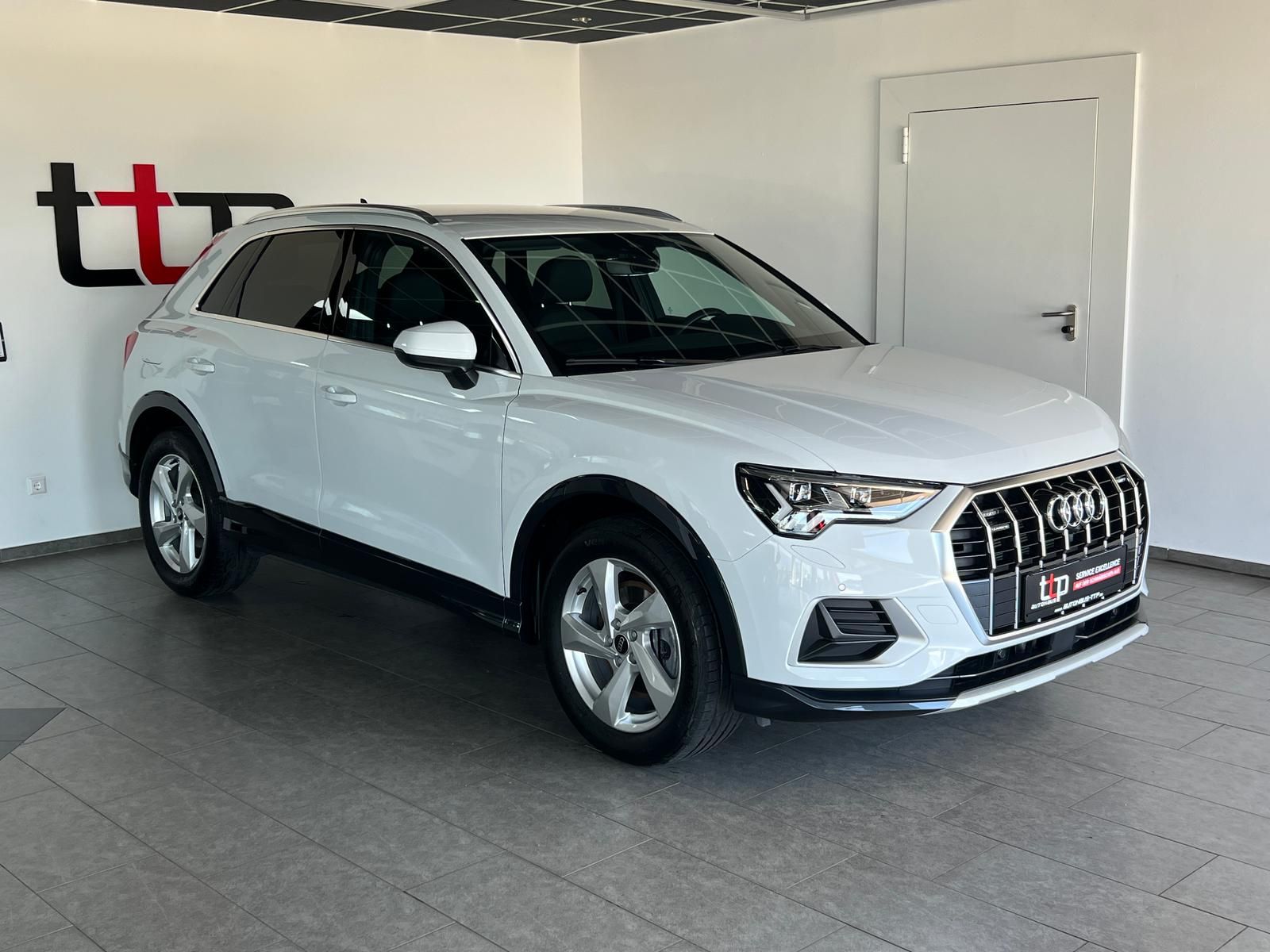 Audi Q3 40 TDI quattro - Samsaru's Car Outlet