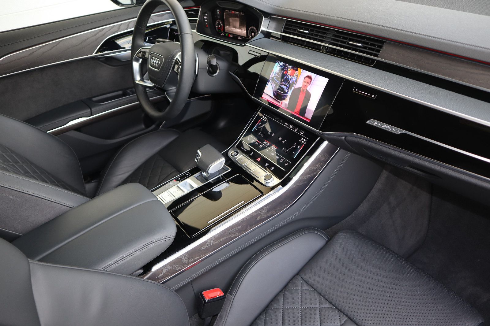 Audi A8L 60 TFSIe lang S-Line BLACK - Samsaru's Car Outlet