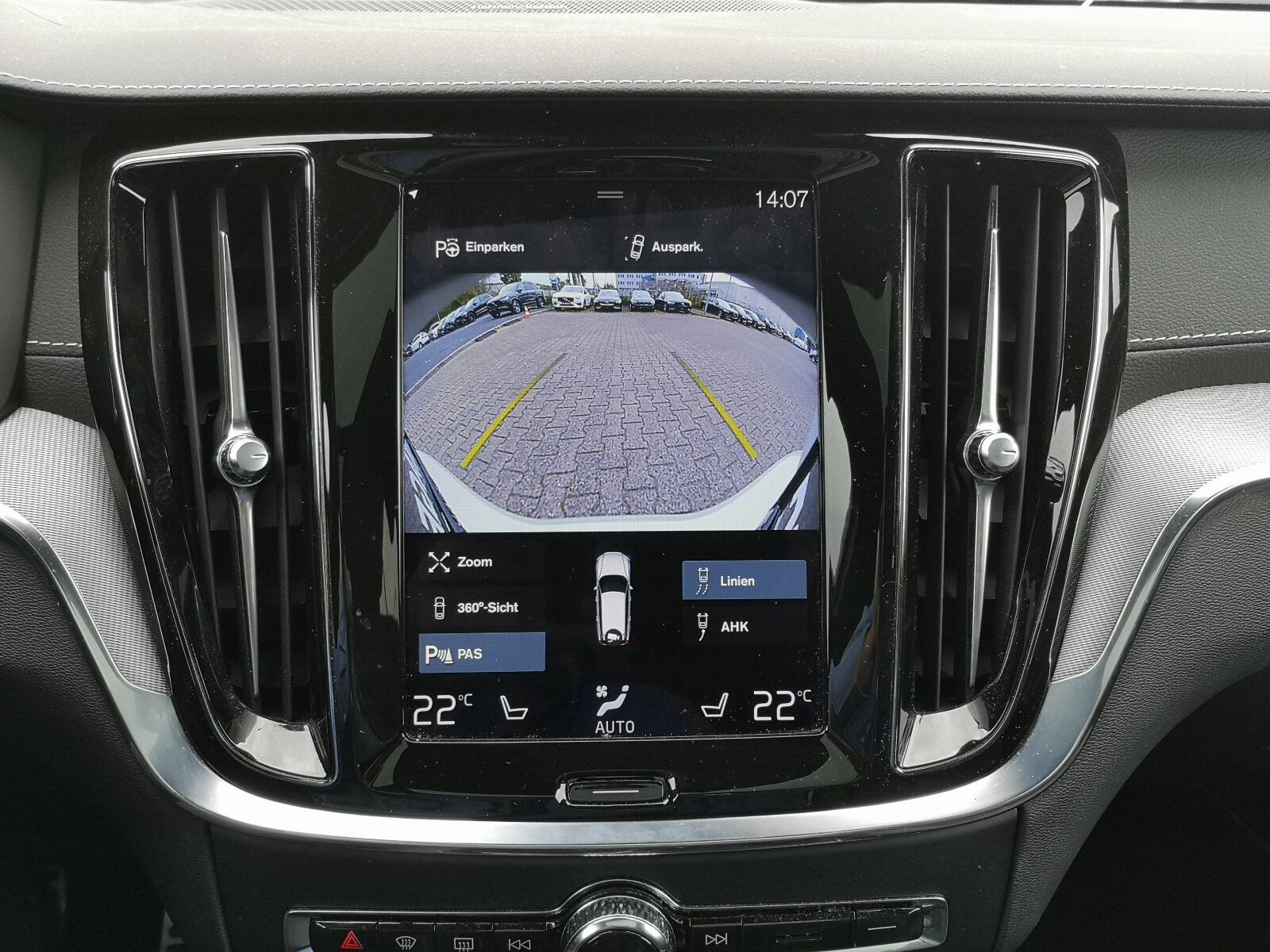 Volvo V60 Recharge T8 Plus Dark Long Range PANO|AHK|