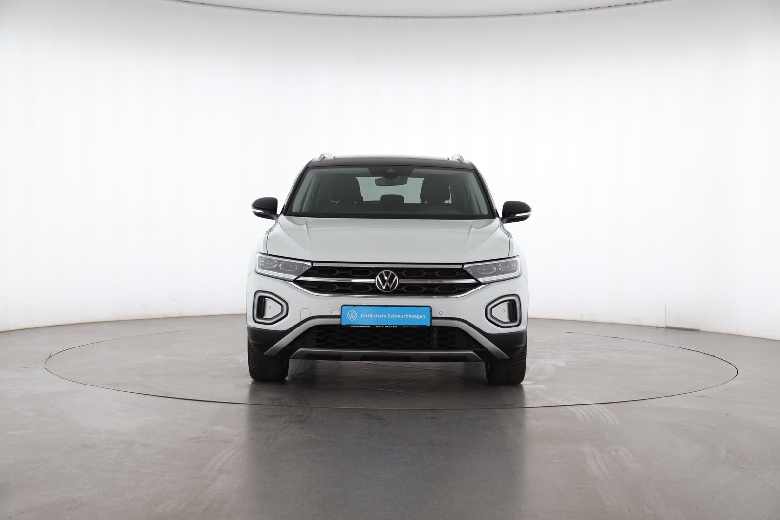 Volkswagen T-Roc 1.0 TSI Style - Samsaru's Car Outlet