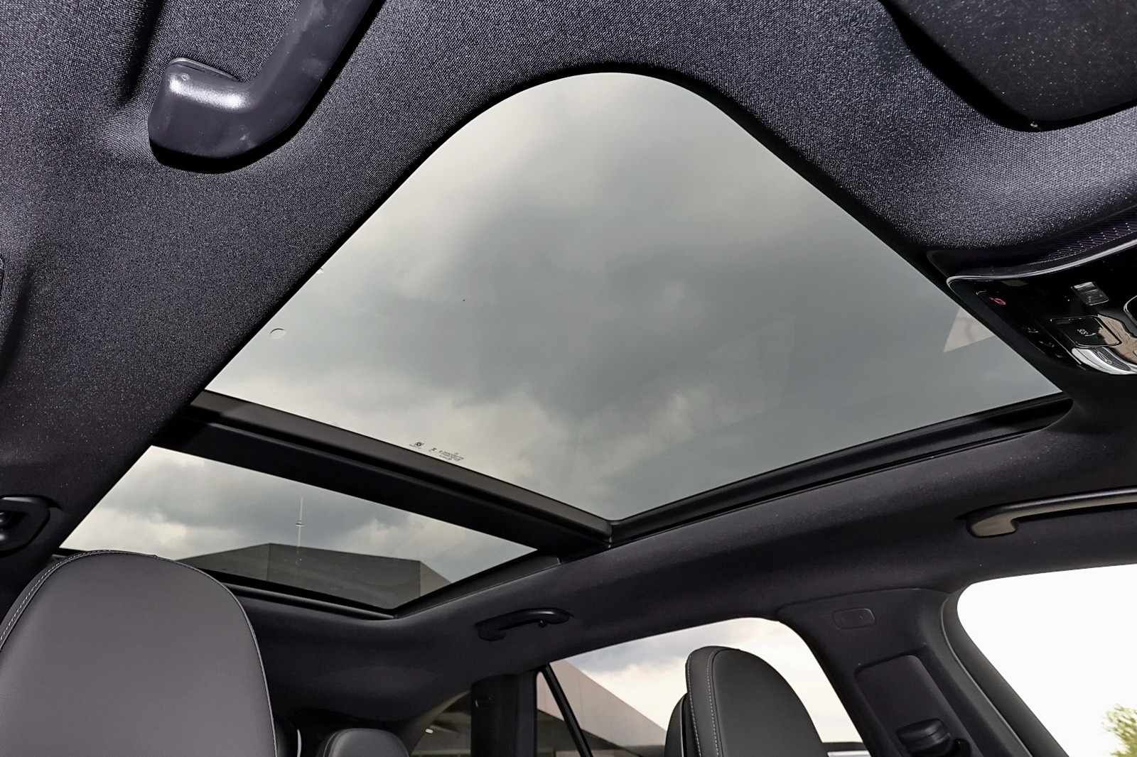 Mercedes-Benz GLC 300 d 4M AMG Distronic+360°+DI-LED+Pano+AHK