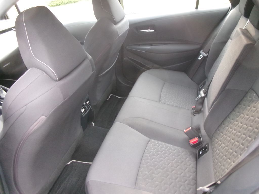 Toyota Corolla 1.8 Hybrid TS Comfort - Samsaru's Car Outlet