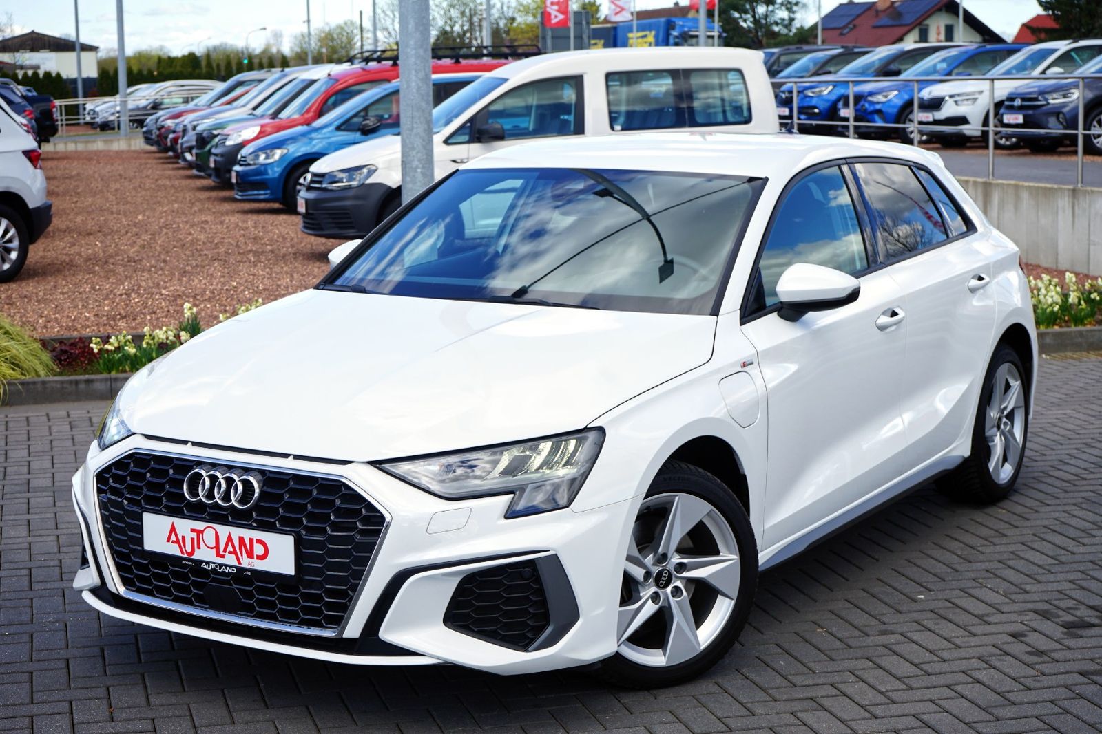 Audi A3 SB 40 TFSIe S-Tronic S-Line - Samsaru's Car Outlet