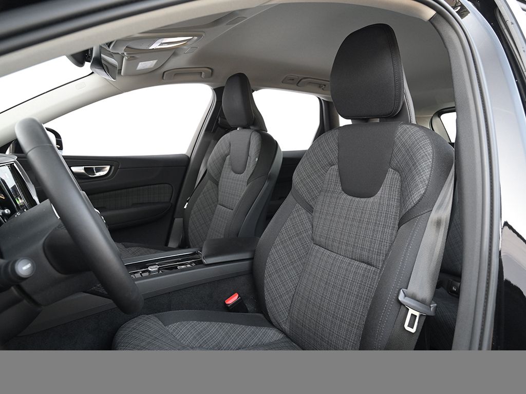 Volvo XC60 B4 Core - Samsaru's Car Outlet