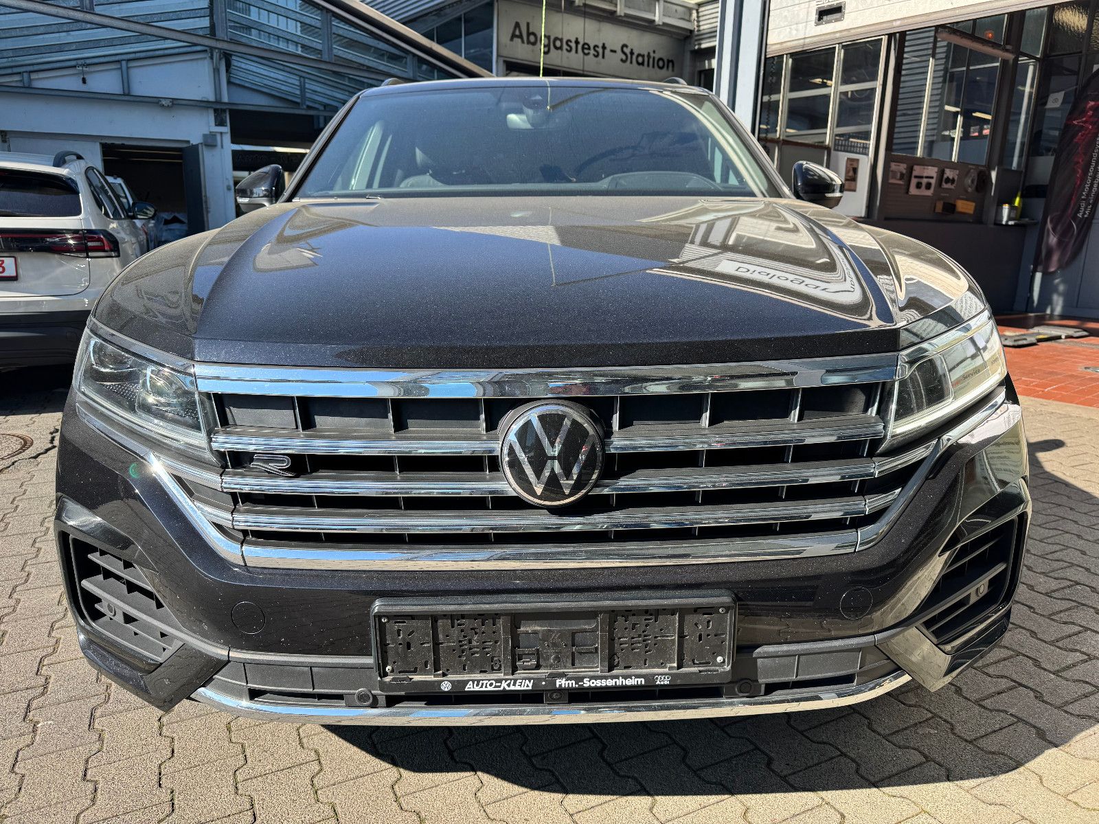 Volkswagen Touareg R-Line 3.0 TSI 4M-Standhz+AHK+Luftfed
