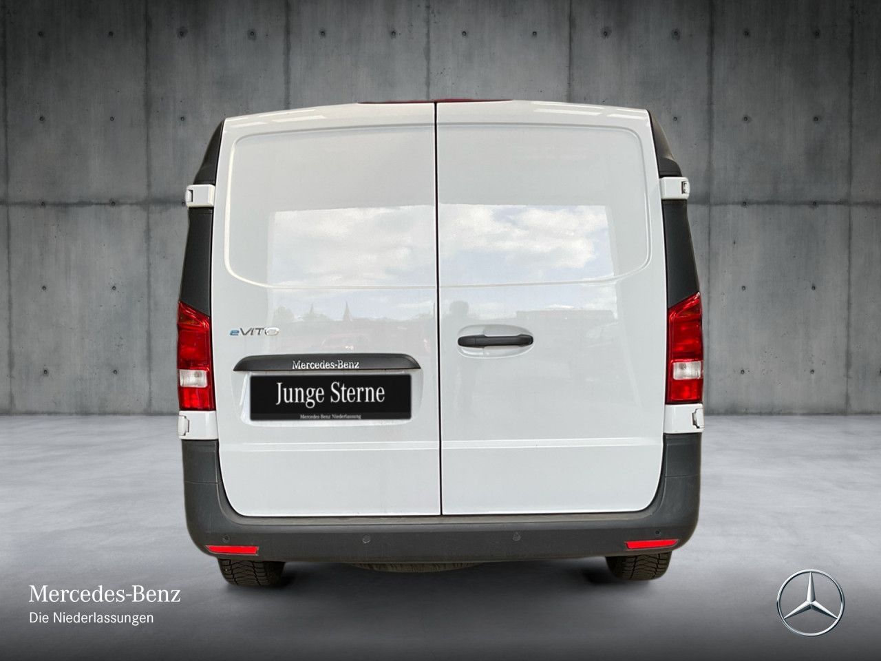 Mercedes-Benz Vito eVito 111 KA Lang - Samsaru's Car Outlet