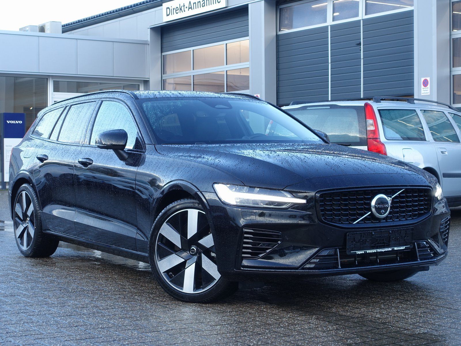Volvo V60 Ultra Dark T8 AWD Plug-in Hybrid/360/B&W/AHK