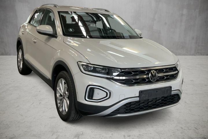 Volkswagen T-Roc 1.5 TSI STYLE - Samsaru's Car Outlet