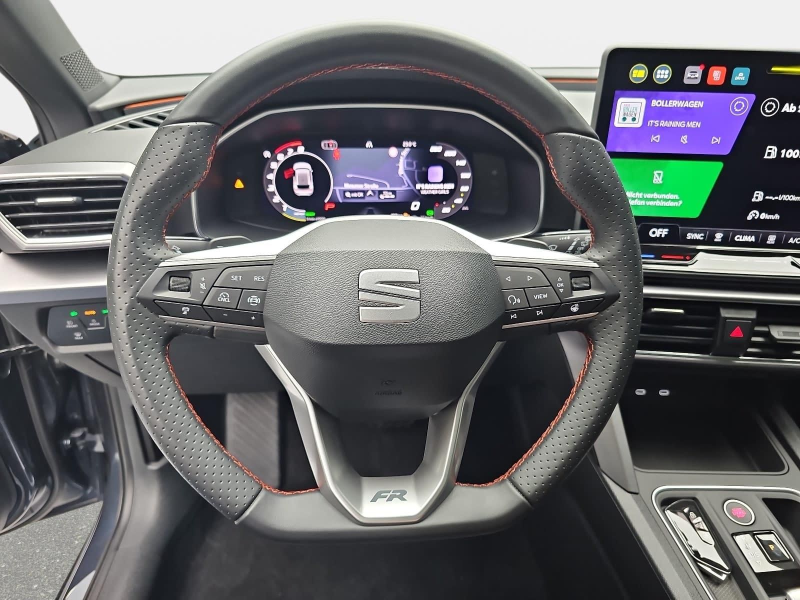 Seat 1.5 ETSI DSG FR NAVI LED PANO LM17