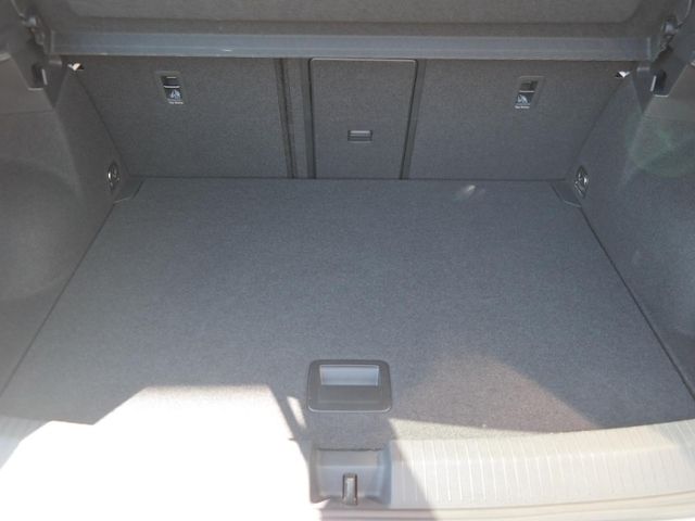 Volkswagen T-Roc 1.0 TSI Life - Samsaru's Car Outlet