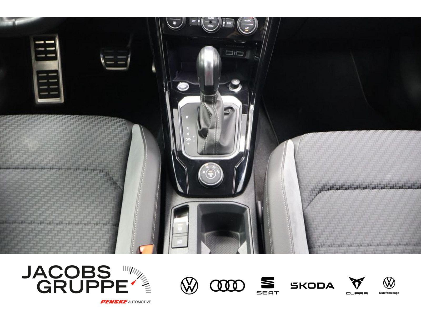 Volkswagen T-Roc 2.0 TSI 4M R - Samsaru's Car Outlet