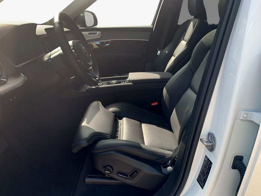 Volvo XC90 T8 AWD Plug-in Hybrid Ultra Dark