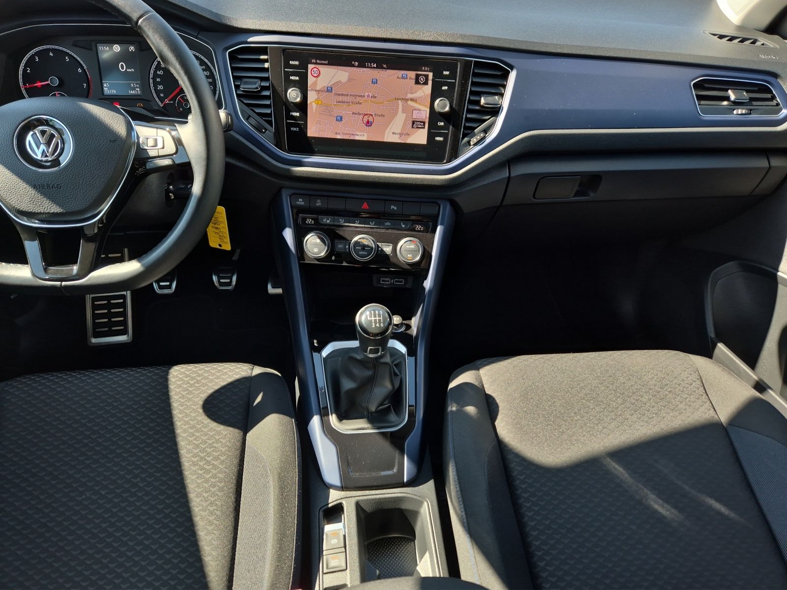 Volkswagen T-Roc TSI United - Samsaru's Car Outlet