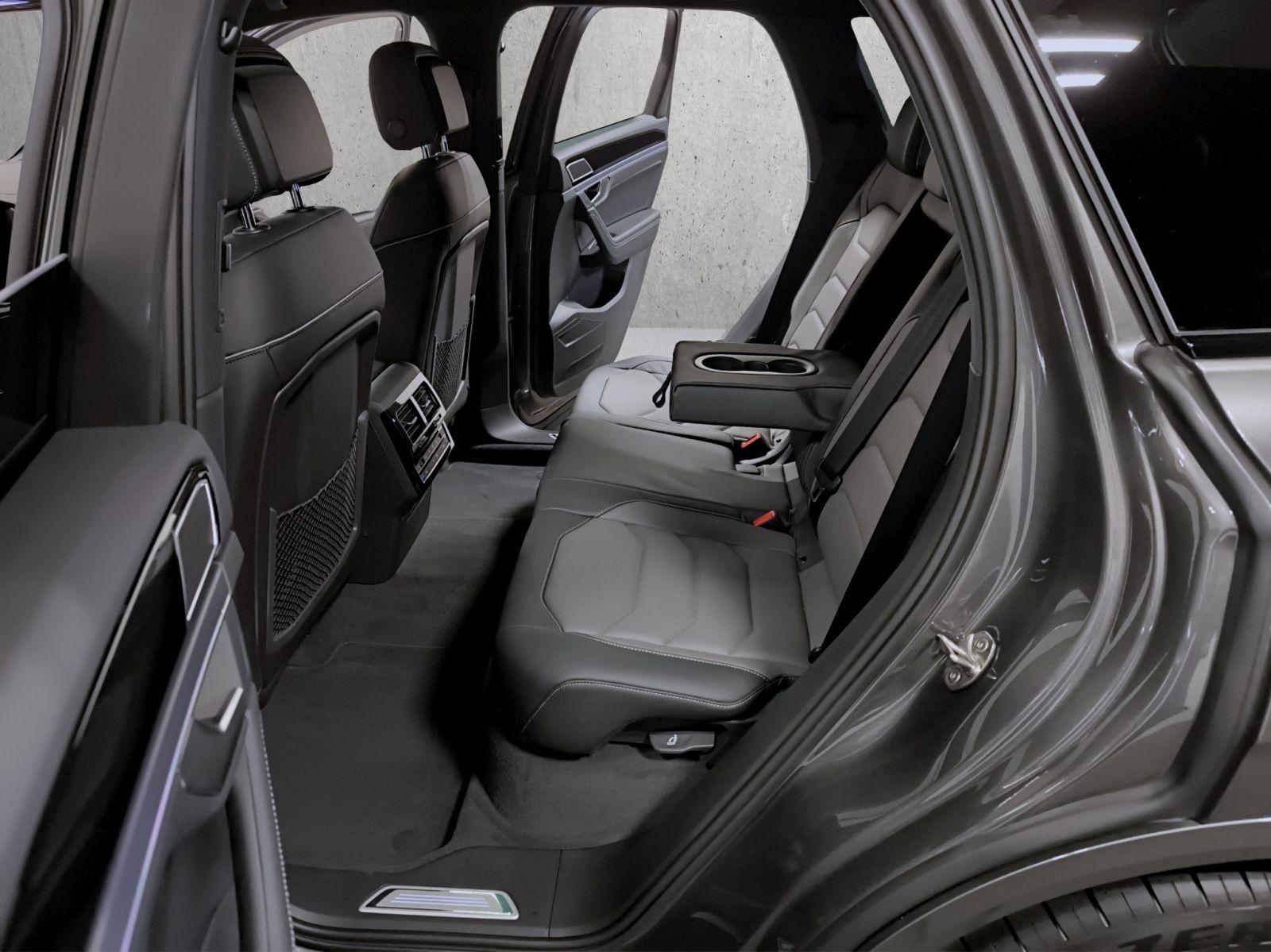 Volkswagen Touareg 3.0 TDI R-Line Final Edition,5J Garantie